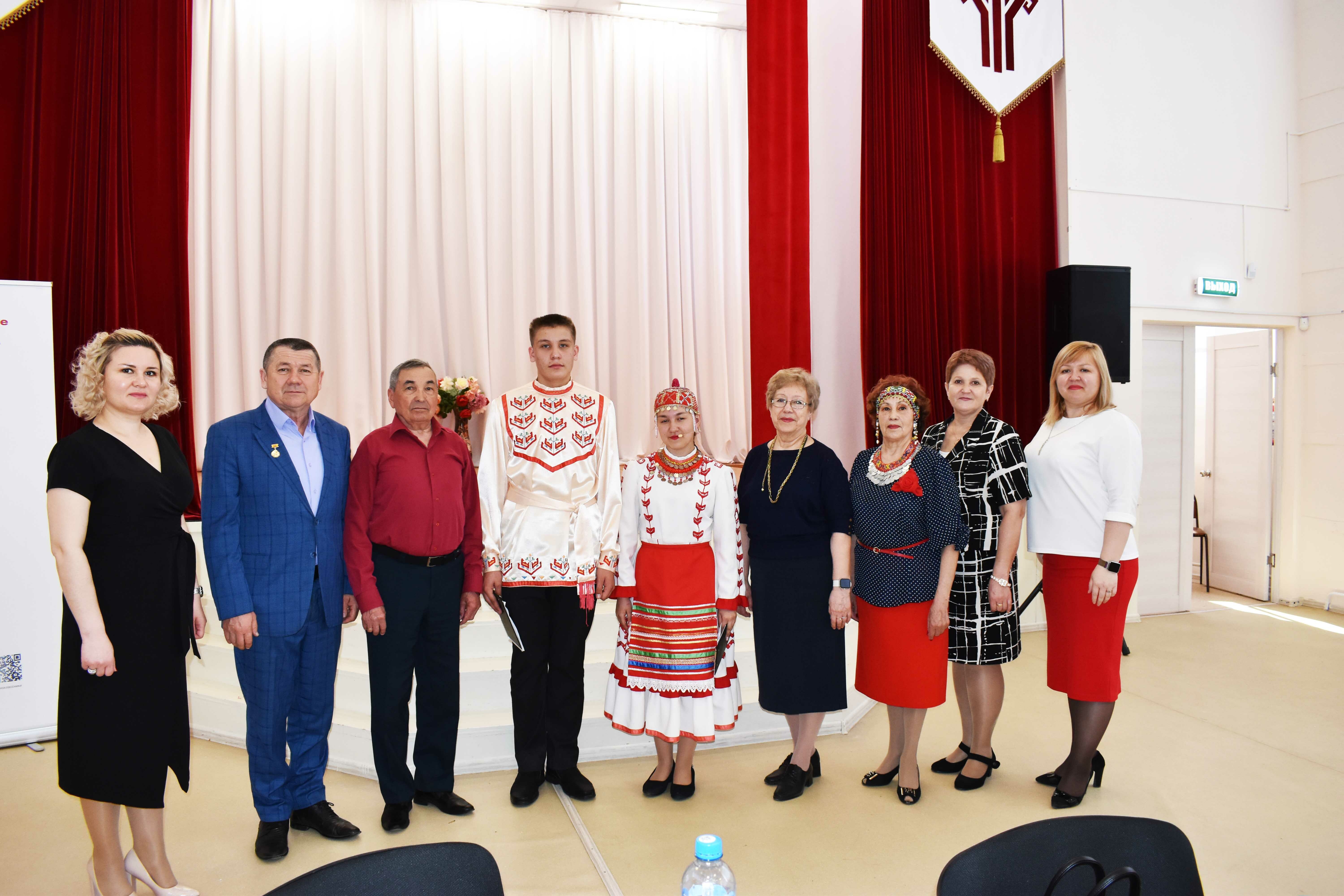 Сăвă урлă чĕлхемĕр пуянлăхне, илемне кăтартса пачĕç