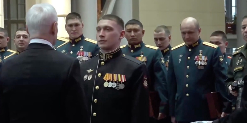 Вун тăххăрти каччă Раççей Геройĕ ята тивĕçнĕ