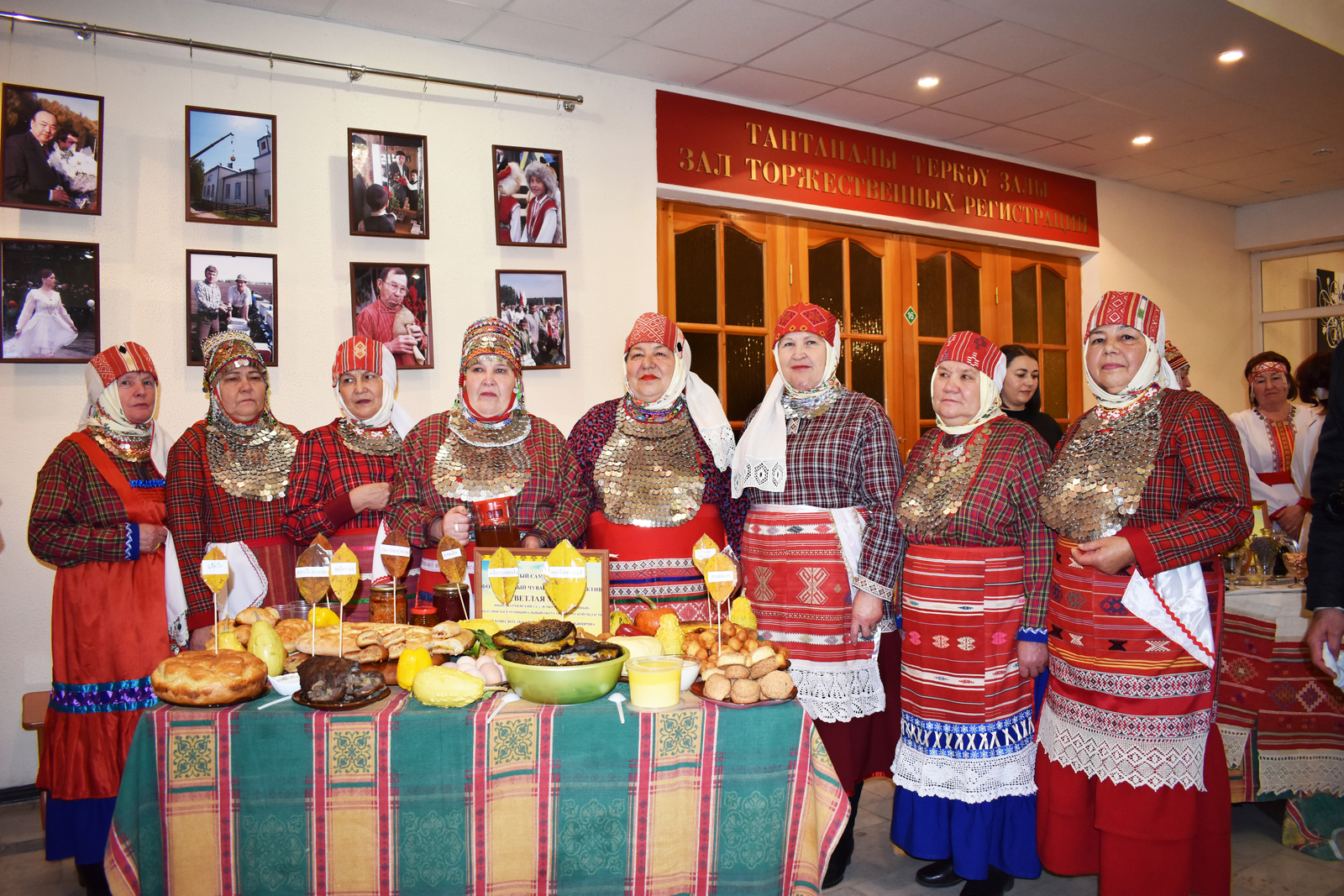 Ĕçчен халăх уявсăр пурăнаймасть