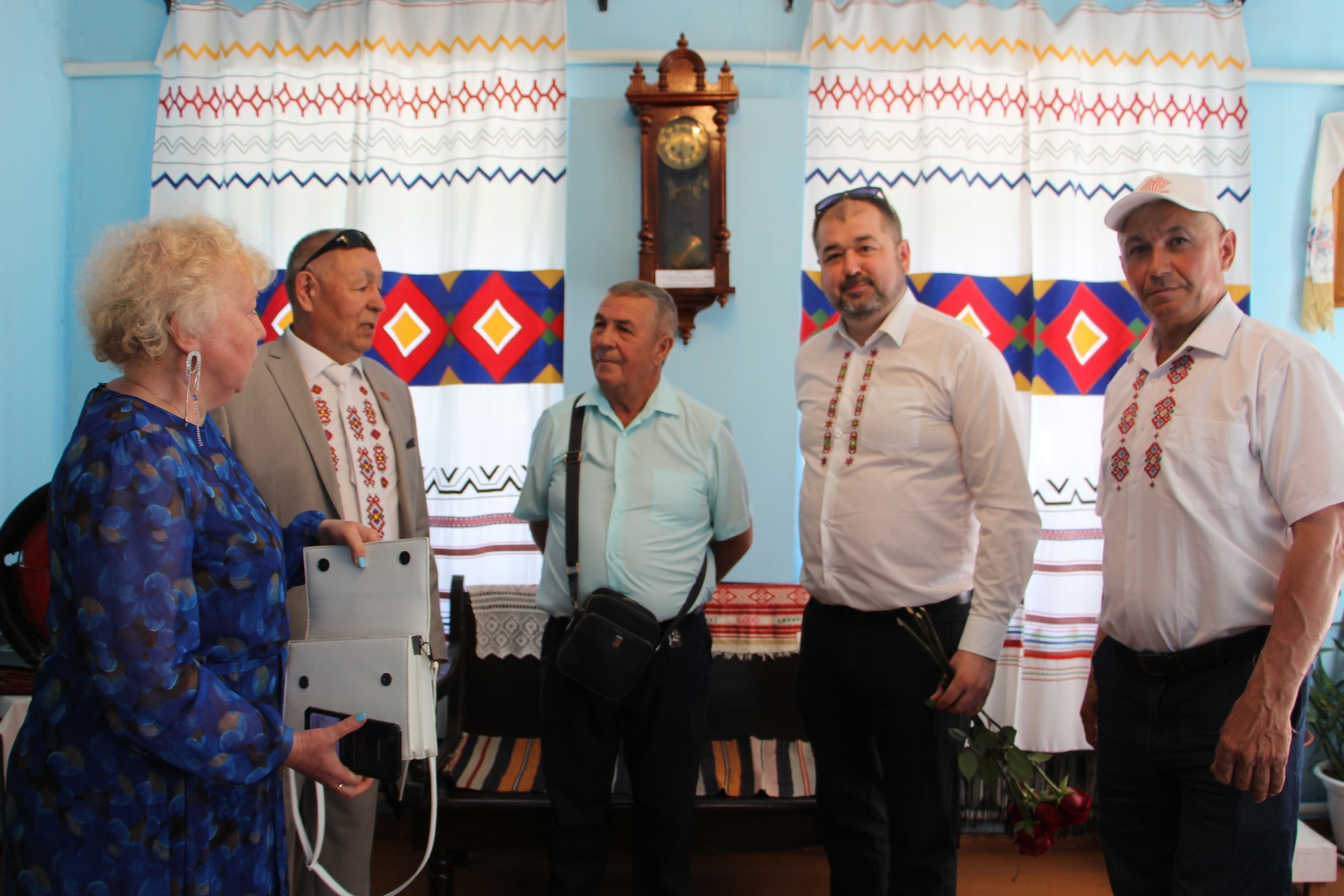 «Кĕçтенттин шурă кăвакарчăн пулса таврăнчĕ-тĕр»