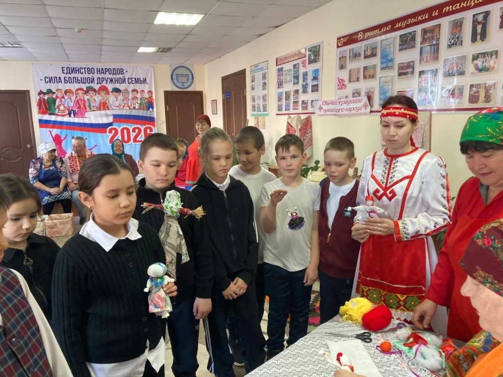 Ăçта йăла-йĕркесене тытса пыраççĕ, унта хаваслă пурăнаççĕ