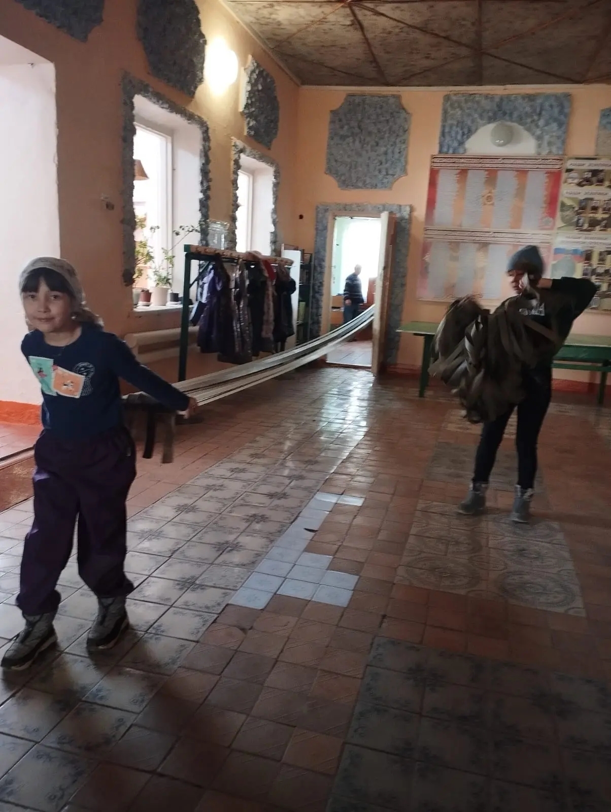 Пĕчĕк  те пысăк чĕреллĕ Ева çĕнтерĕве çывхартма пулăшать