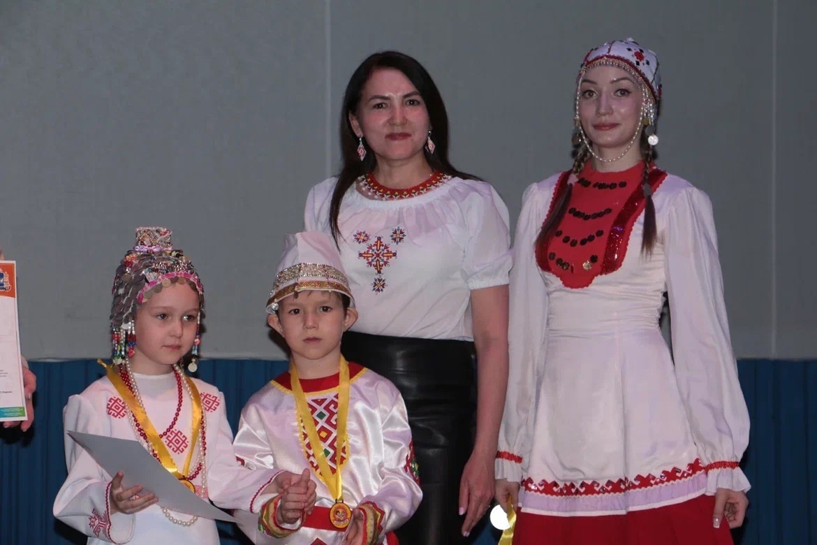 «Ачалăх тĕнчи» анлă та илемпе тулли пултăр