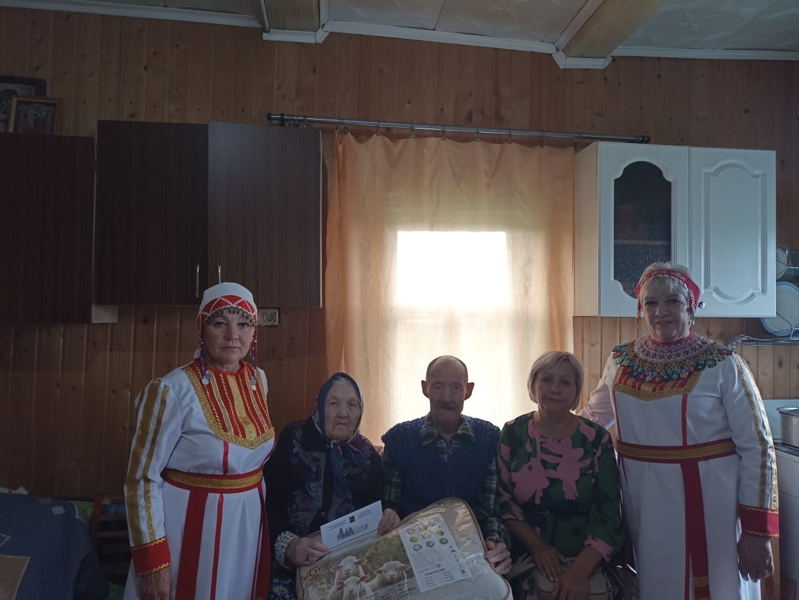 90 çулхи ĕç ветеранĕ юбилей саламĕсем йышăннă