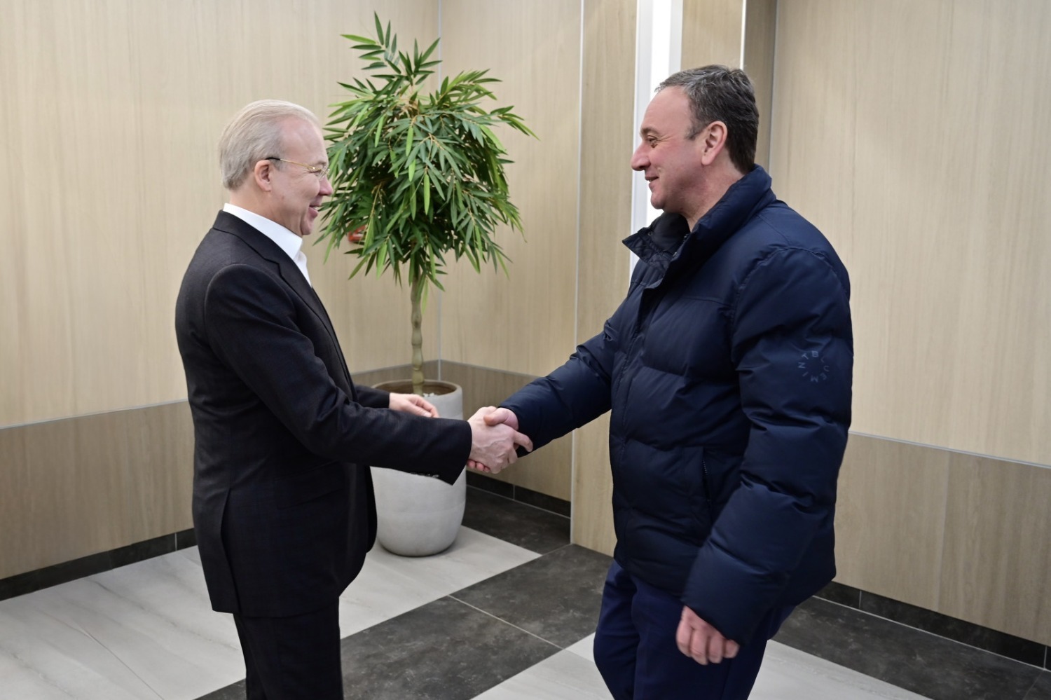 Радий Хабиров Пушкăртстанпа Абхази хушшинчи хутшăнусем пирки каласа панă