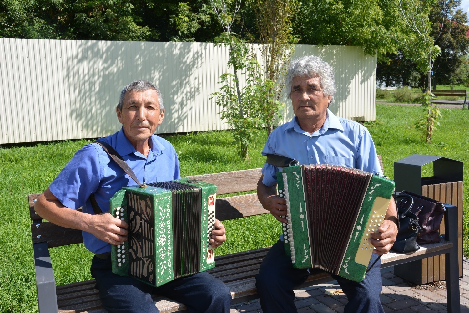 Жительница Башкирии научилась за ночь играть на гармони для участия в празднике