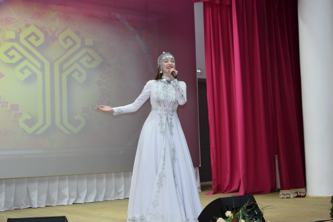 Эрĕнпур тăрăхĕнчи чăваш пики "Кĕмĕл сасă - 2026" конкурс Гран-прине тивĕçнĕ