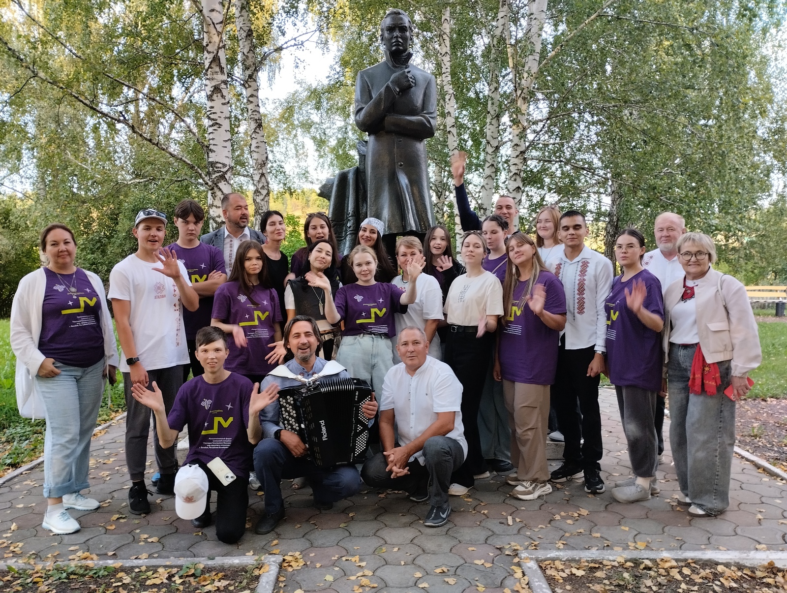 Ĕпхÿпе Пелепей Раççейри чăваш çамрăкĕсене пухрĕç