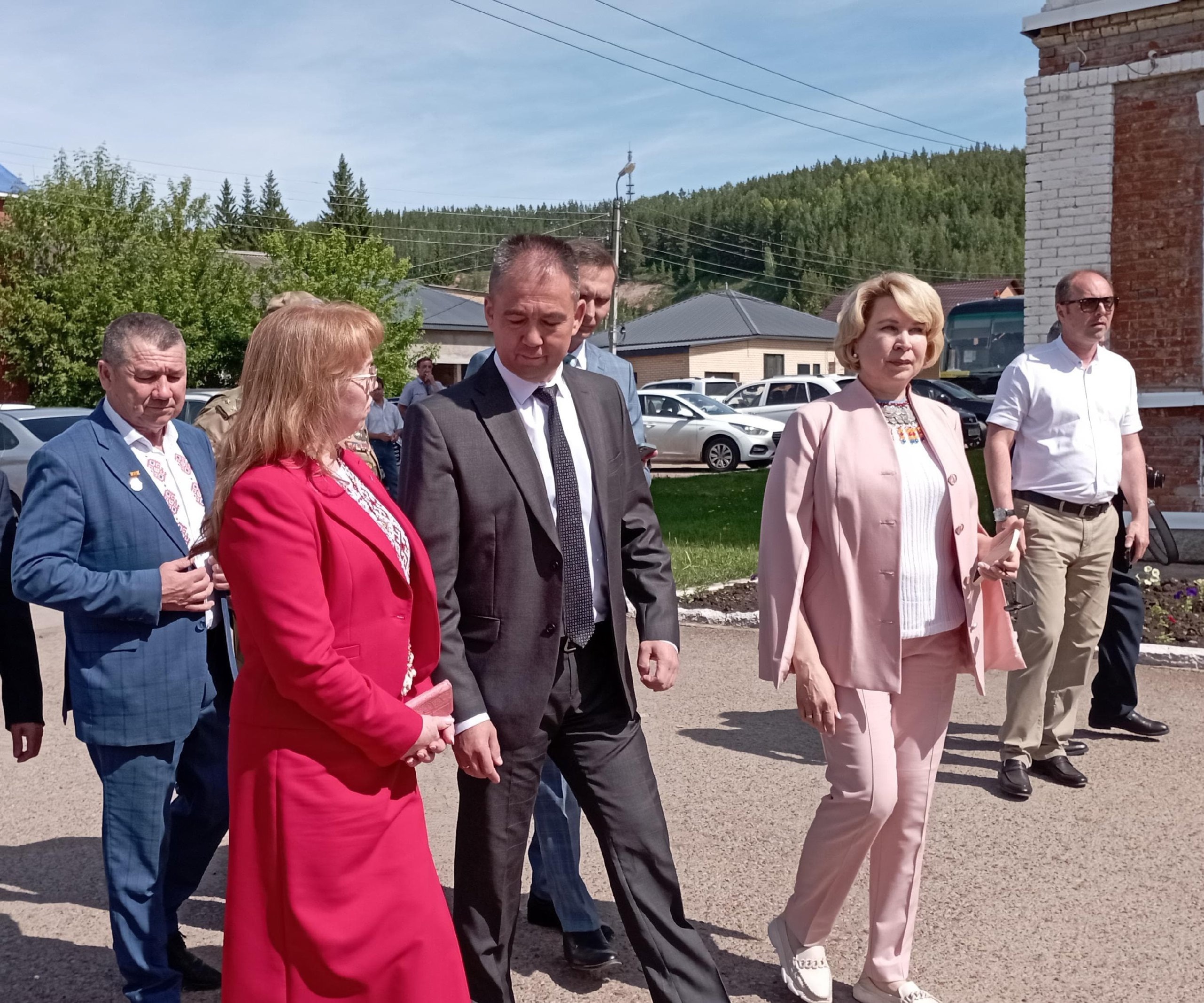 Пелепейĕнче К.В. Иванова халалласа барельеф уçрĕç