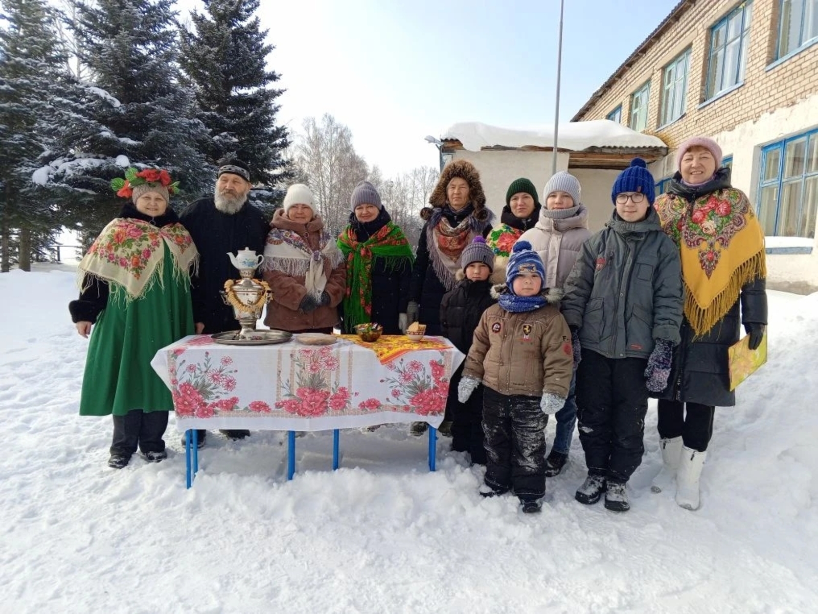 Çуркуннене çул уçса хĕле ăсатрăмăр