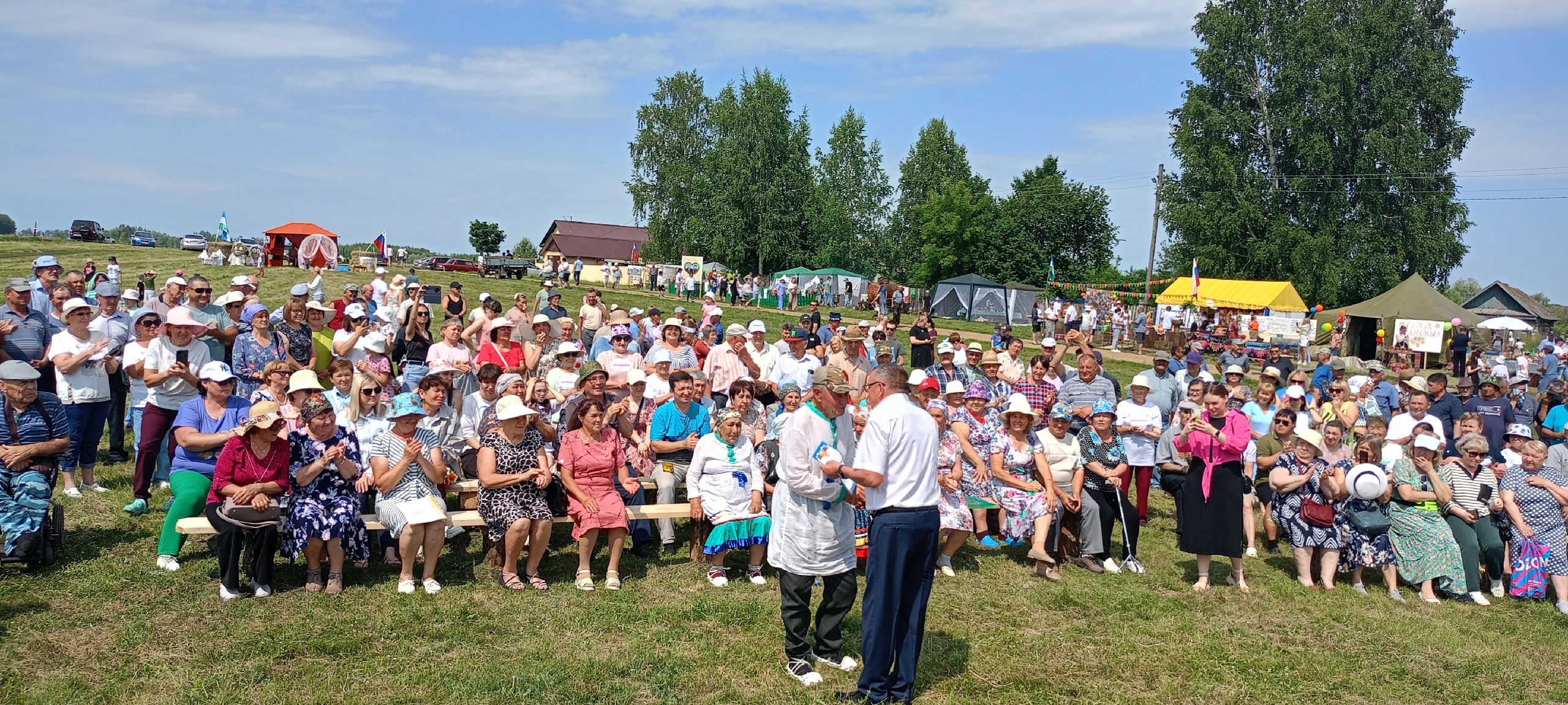 Асавпуç ялĕн çыннисемпе мăнаçланатăп