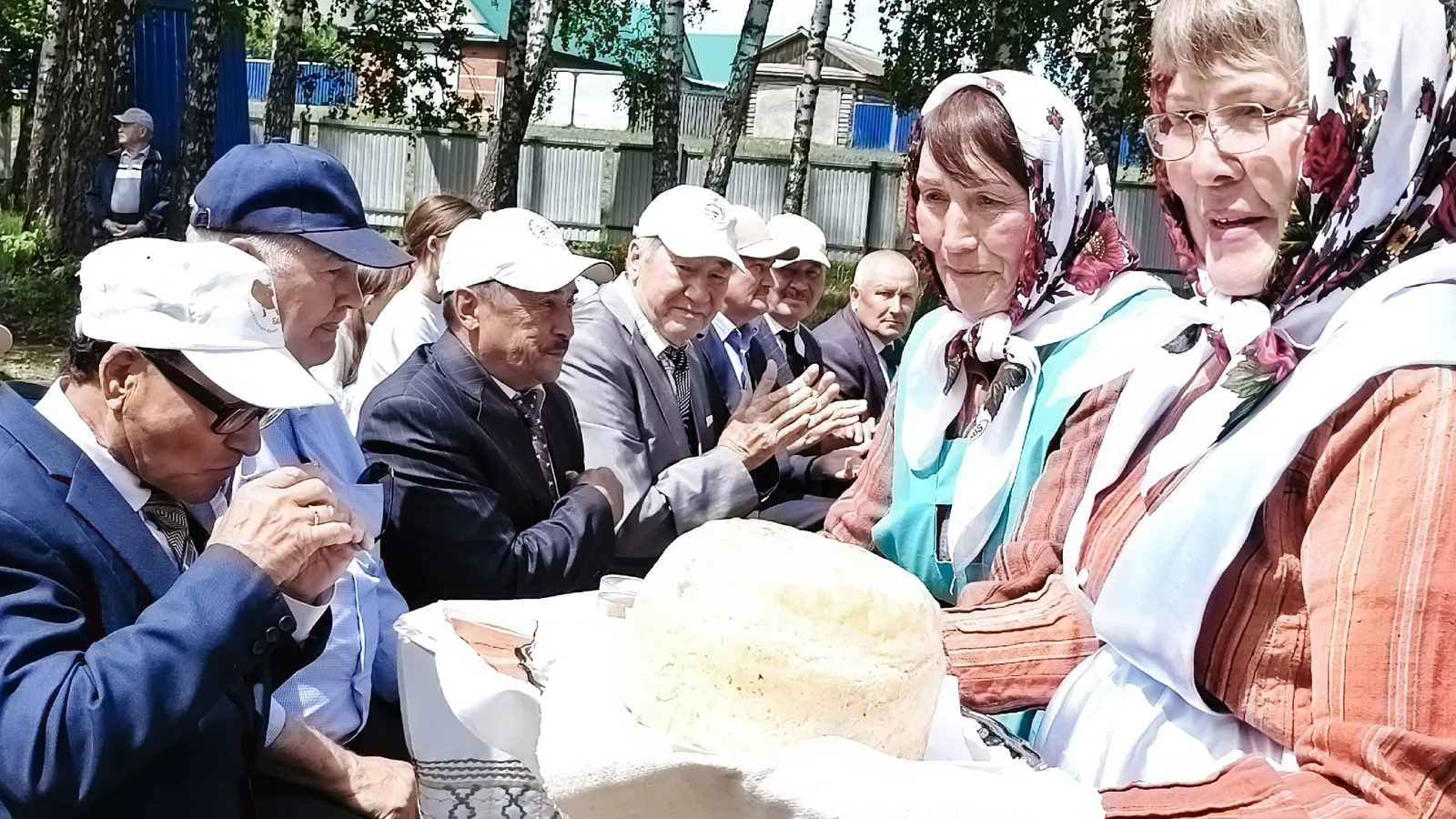 Сименккесемшĕн Кÿршĕ кунĕ савăнăçлă уява çаврăнчĕ