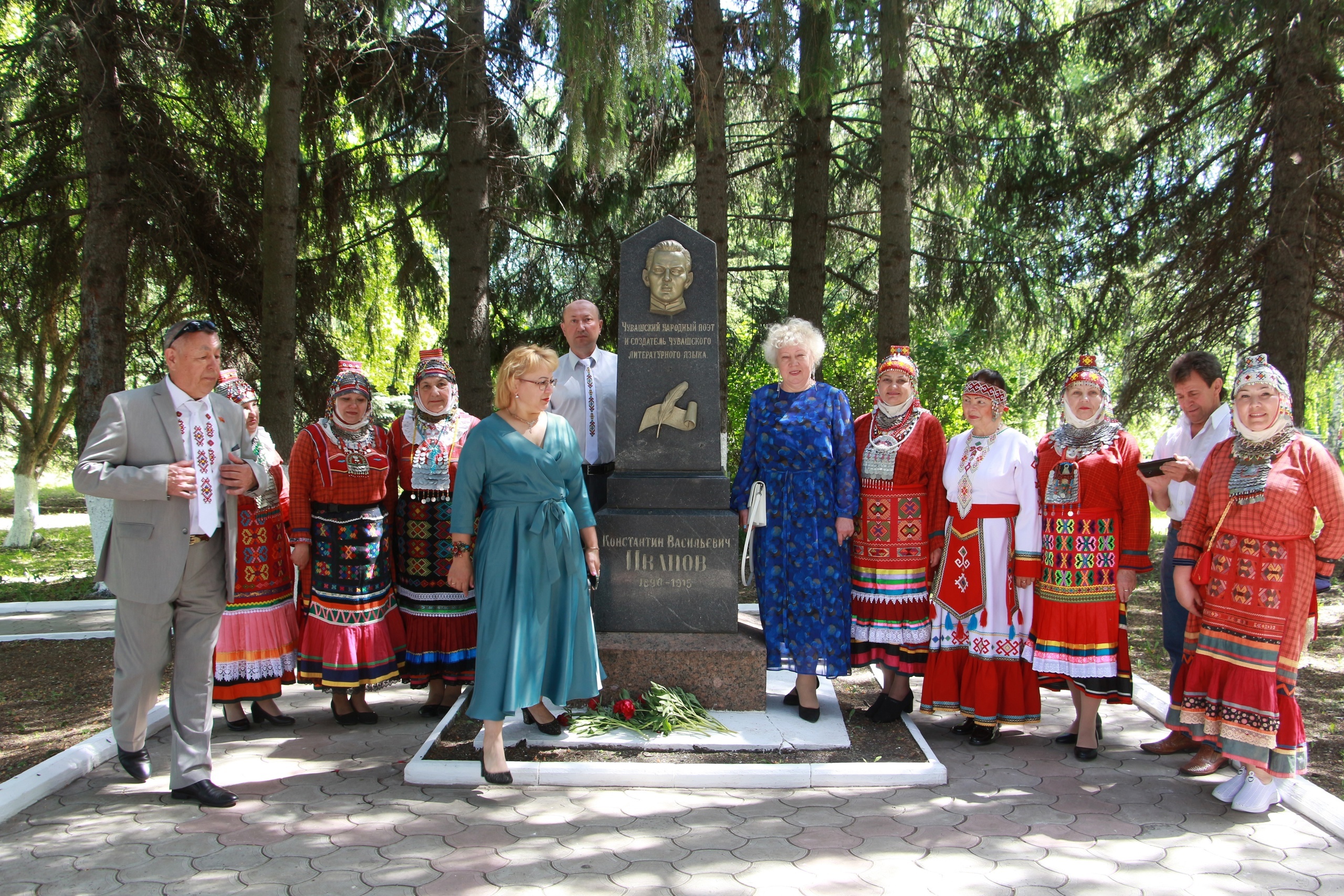 «Кĕçтенттин шурă кăвакарчăн пулса таврăнчĕ-тĕр»