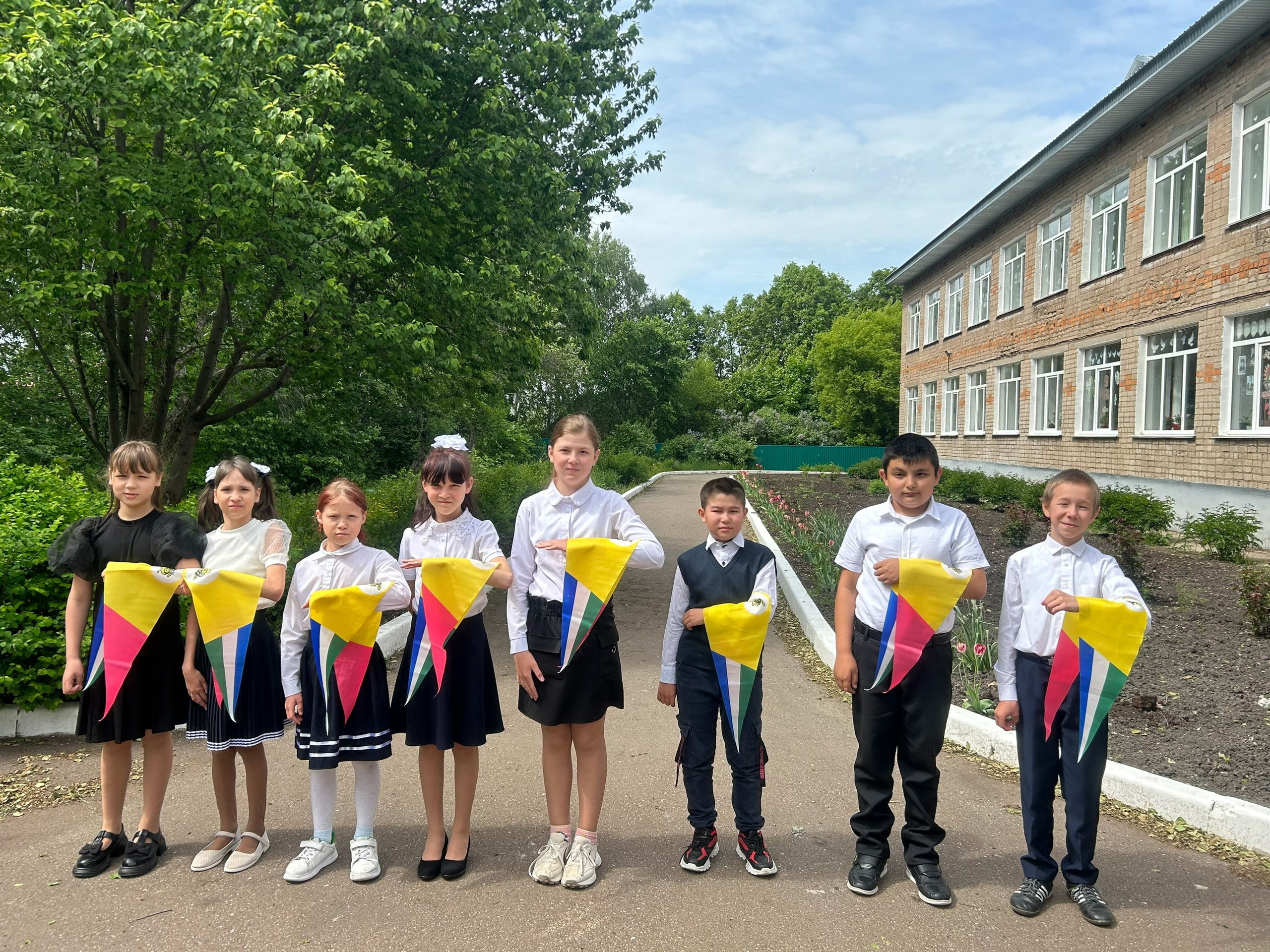 Кривле-Илюшкере Ача-пăча обществăлла организацисен кунне паллă тунă