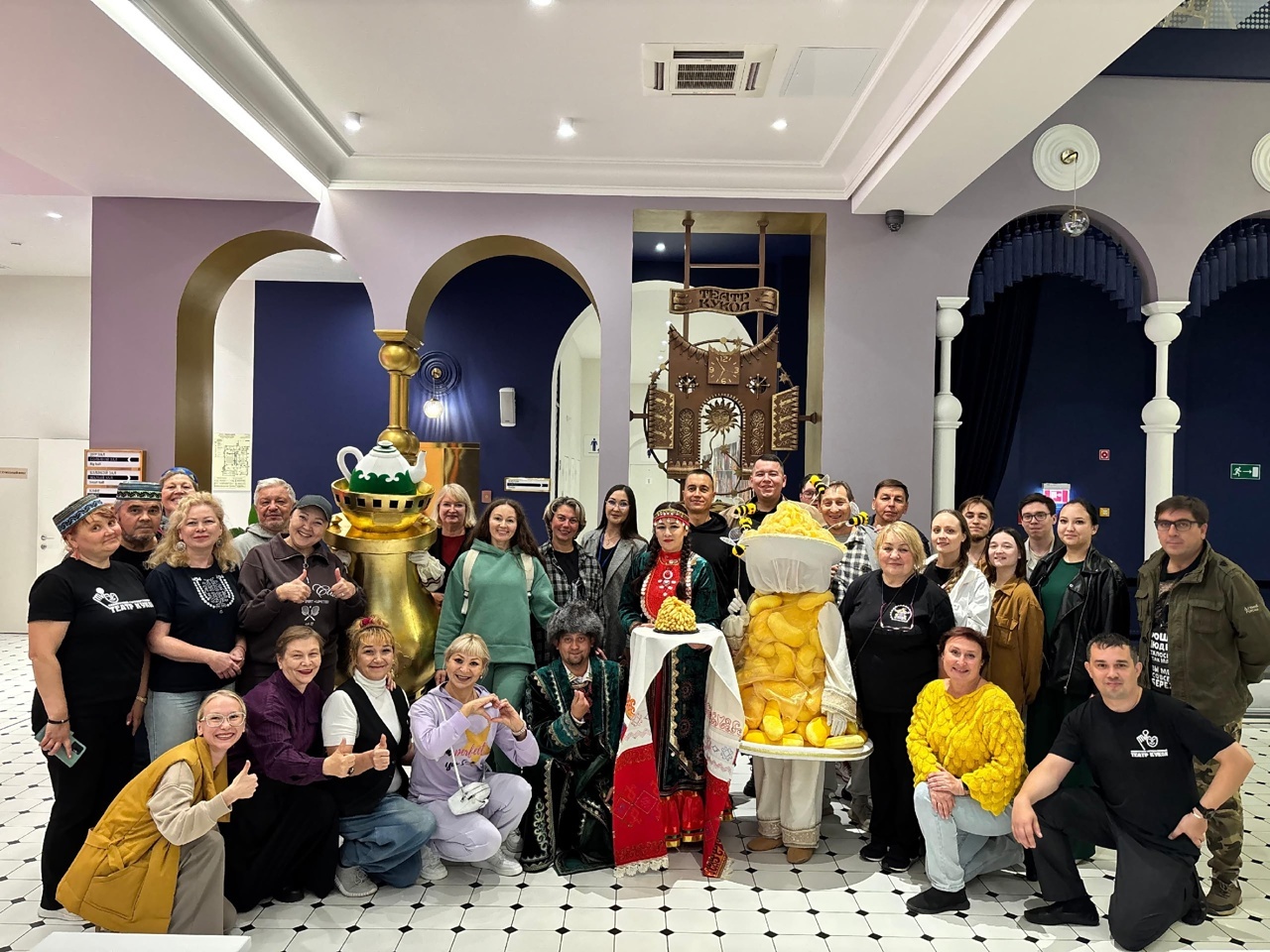 Чăваш хастарĕсем Чăваш Ен артисчĕсене тарават кĕтсе илнĕ