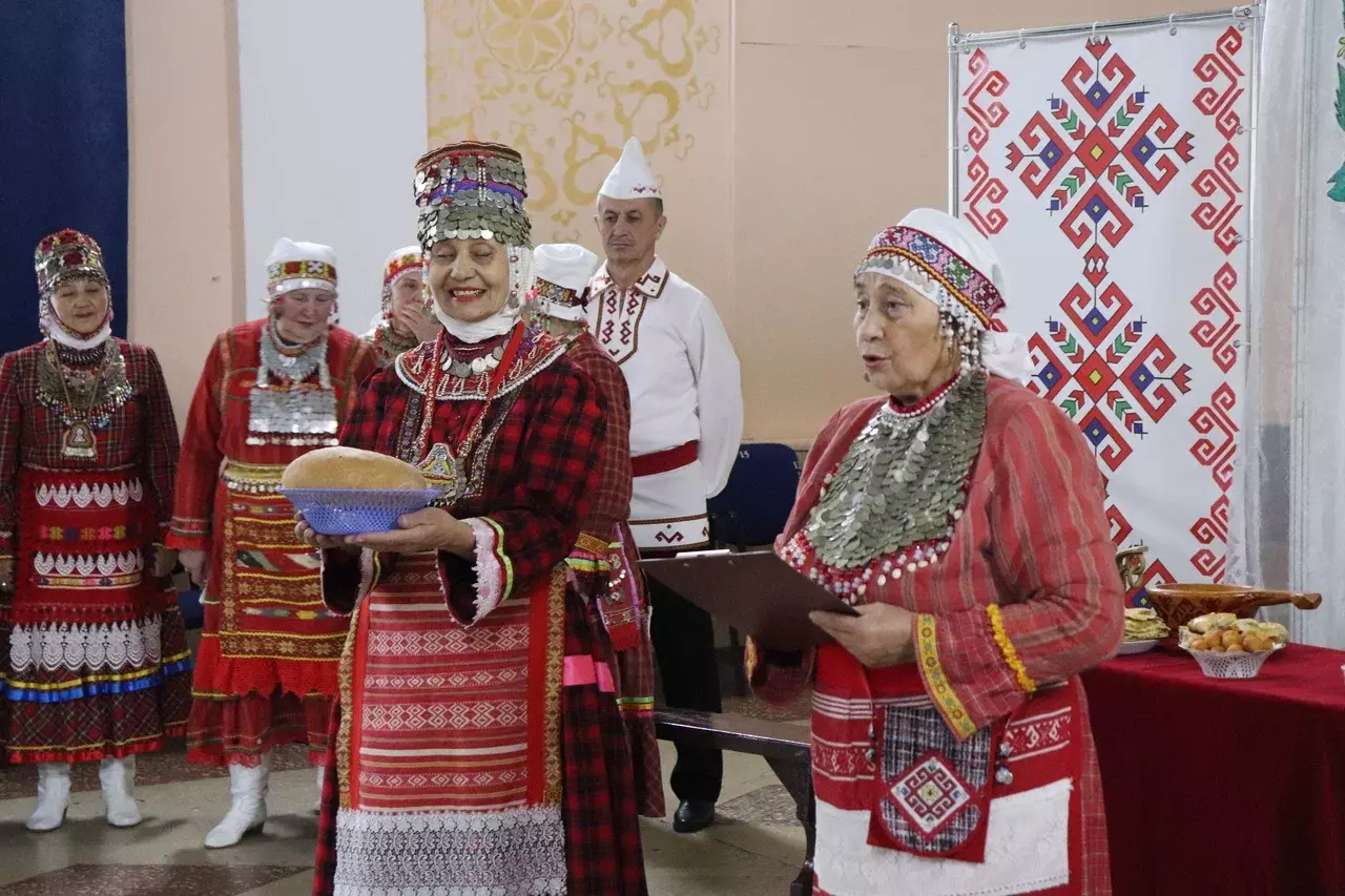 Пелепей чăвашĕсем «Кĕр сăрине» пухăннă