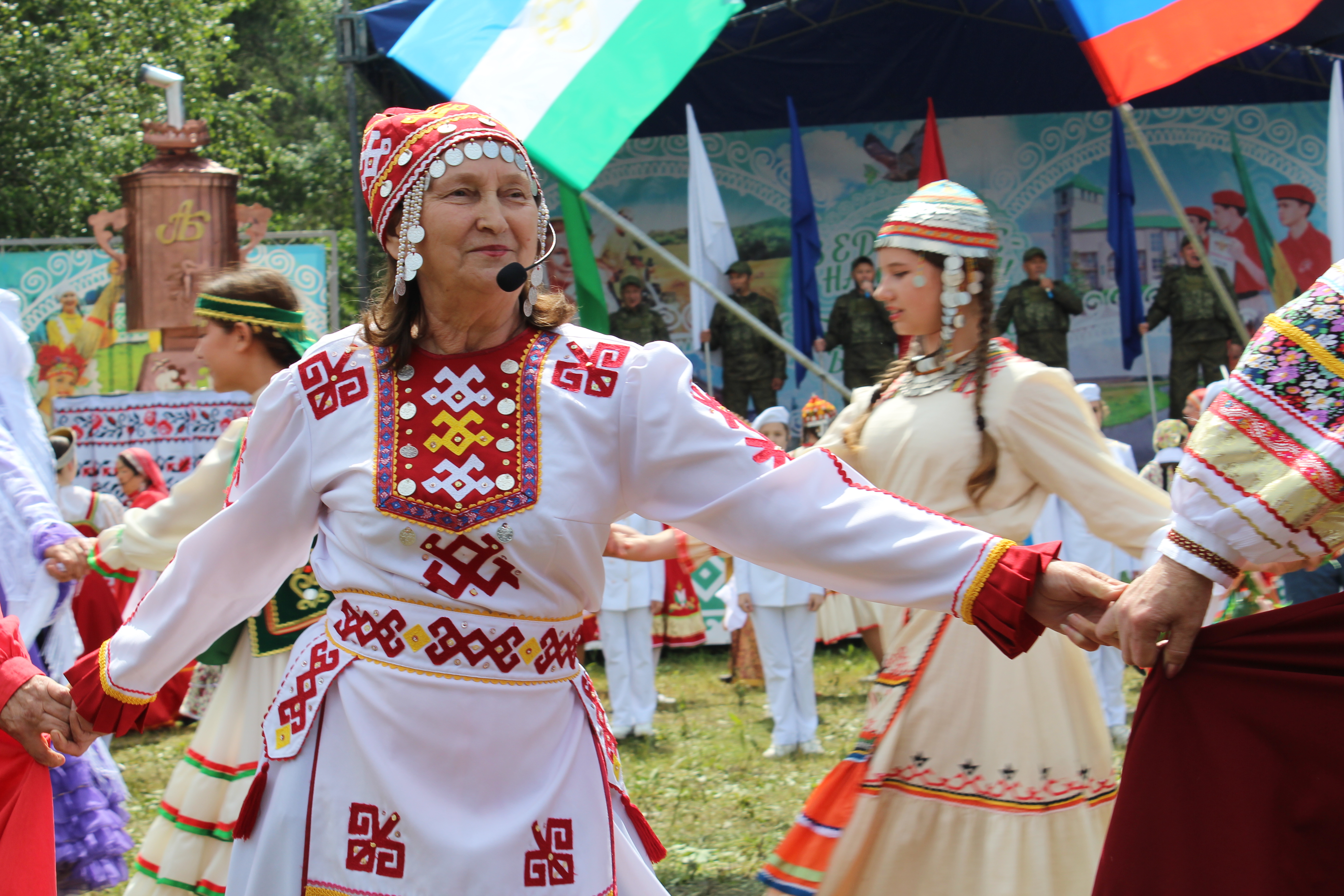 Куюргазă тăрăхĕнчи Сабантуйра  чăвашсен çитĕнĕвĕшĕн чĕререн савăнтăм