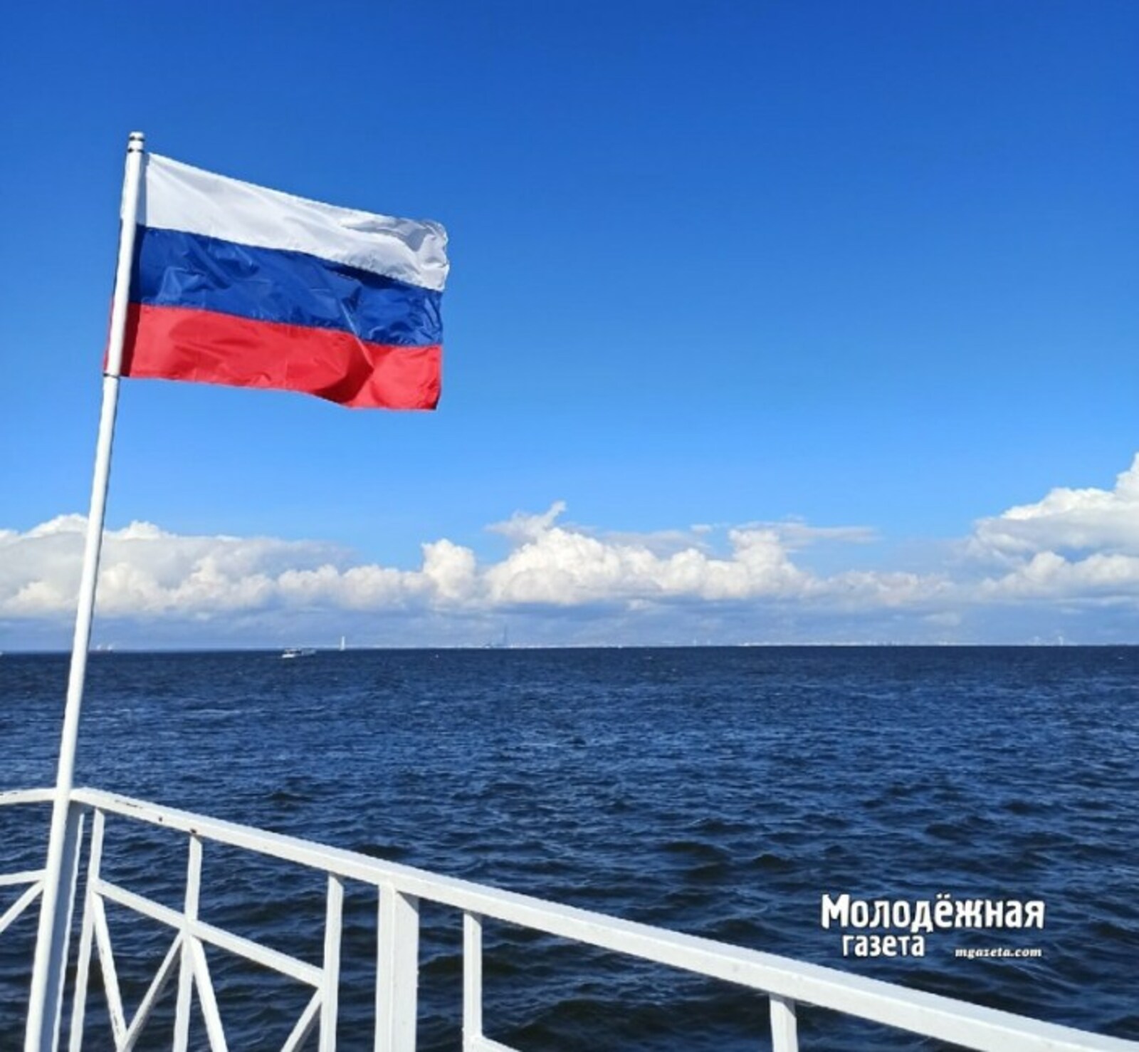 Телебашня Уфы включит праздничную иллюминацию