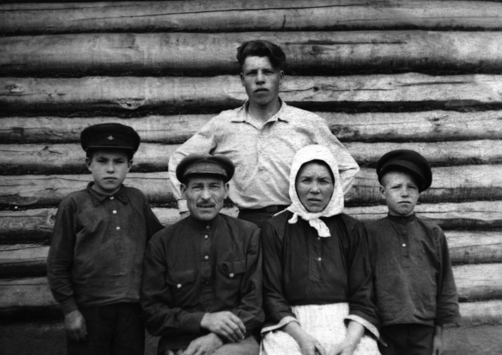 Мăн асатте-асанне умĕнче çĕре çити пуçăма таятăп