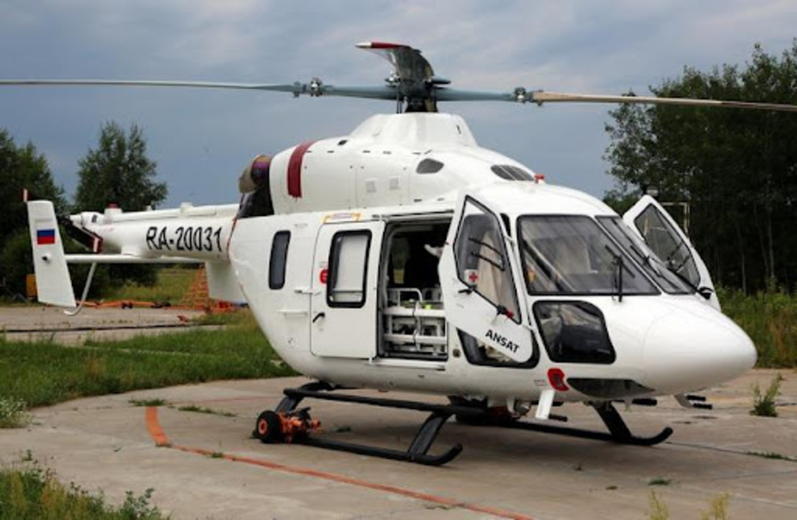 Санавиаци валли - ултă вертолет лапамĕ