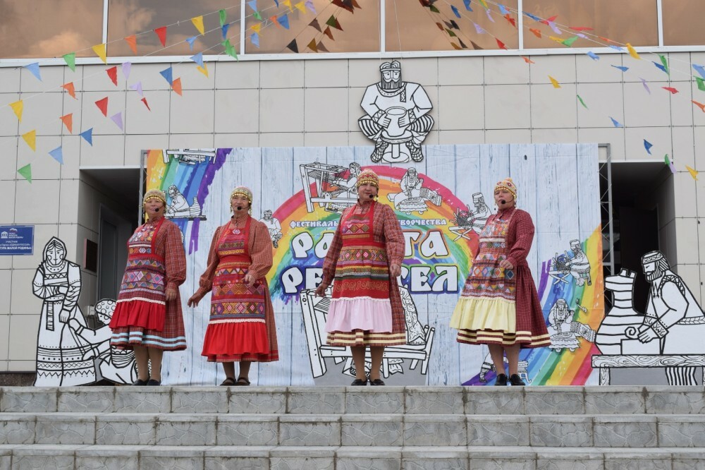 «Ал ĕçĕсен асамат кĕперĕ» фестиваль талантсене пĕрлештернĕ