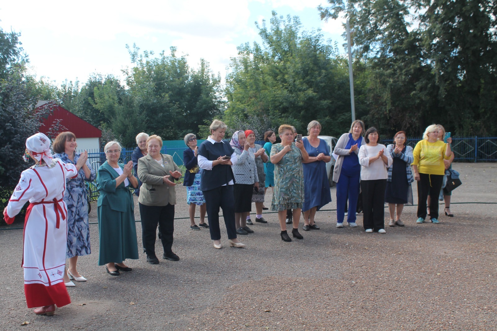 Вера Никонорован тепĕр çĕнĕ  кĕнекипе паллашрĕç