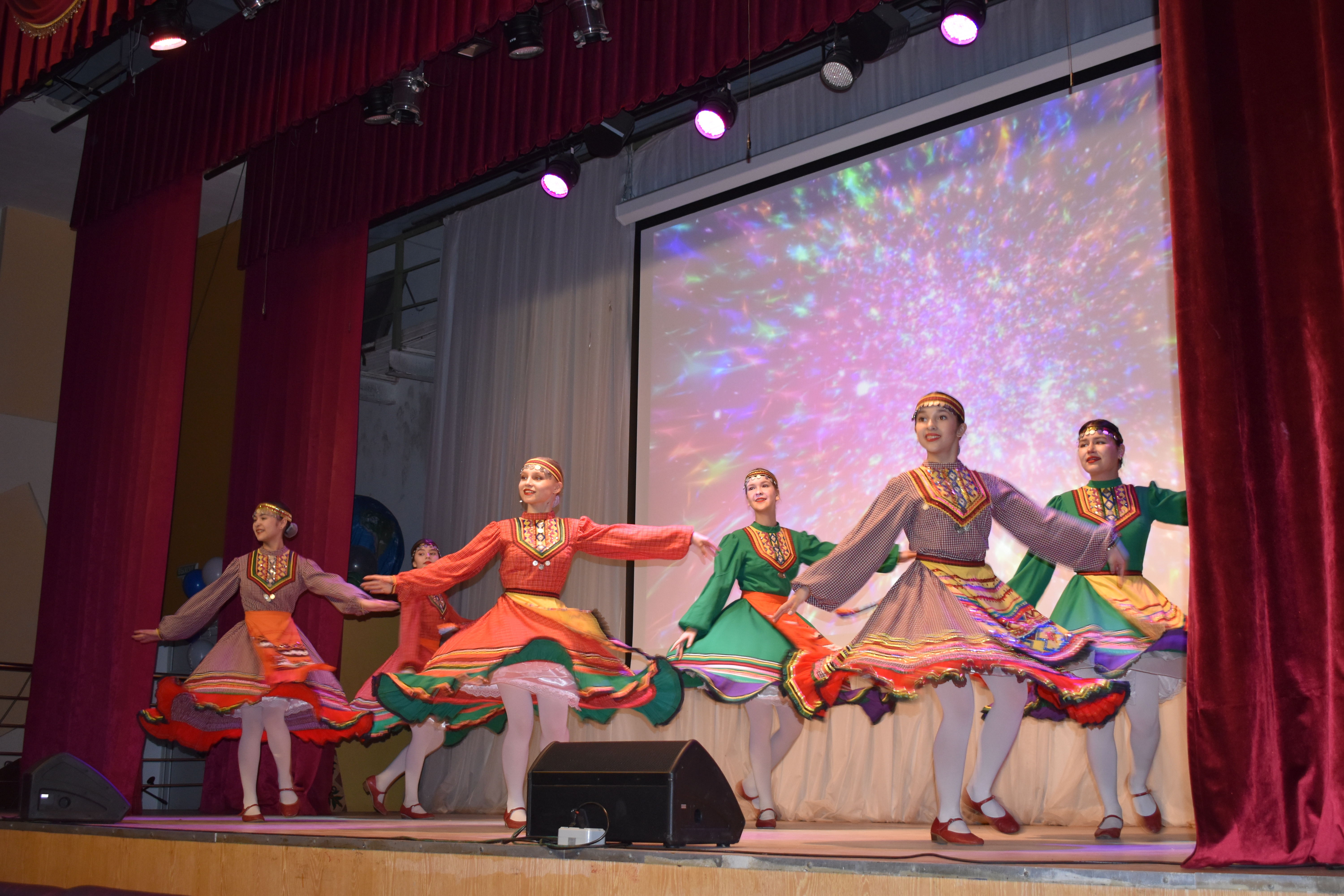 Пĕчĕк йышпа пысăк та пархатарлă ĕç тăваççĕ