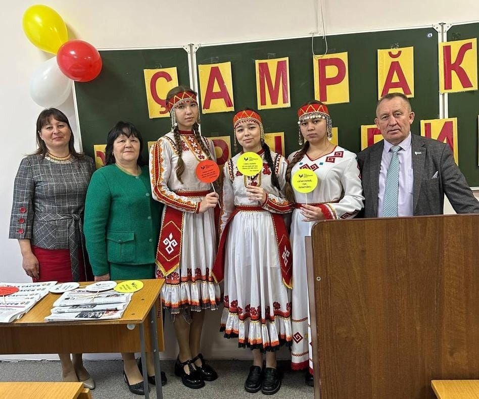 Тăван чĕлхепе калаçма, тăван чĕлхепе çырма нихăçан та кая мар