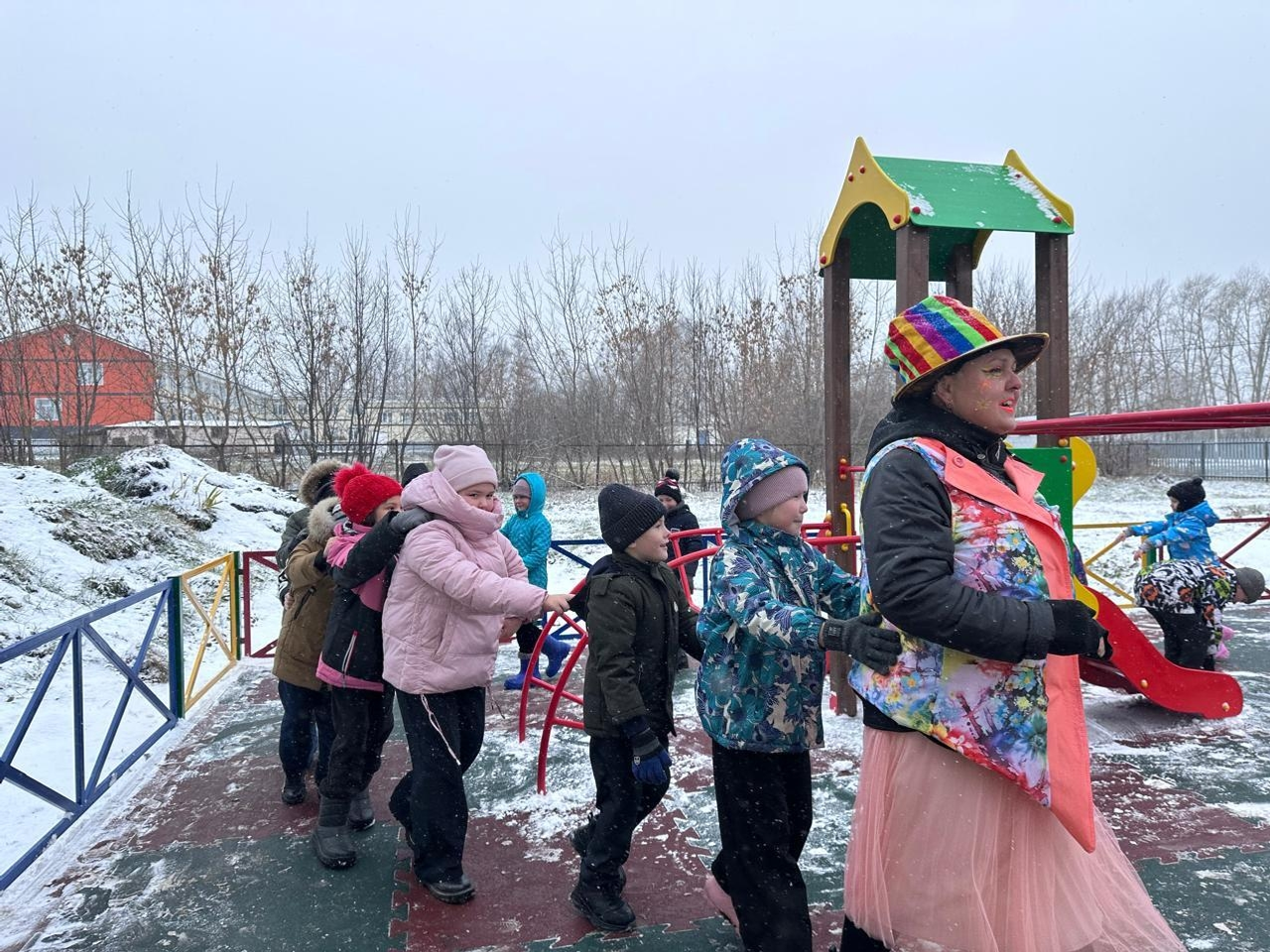 Тинĕскÿлте ача-пăча тата спорт лапамĕ уçнă