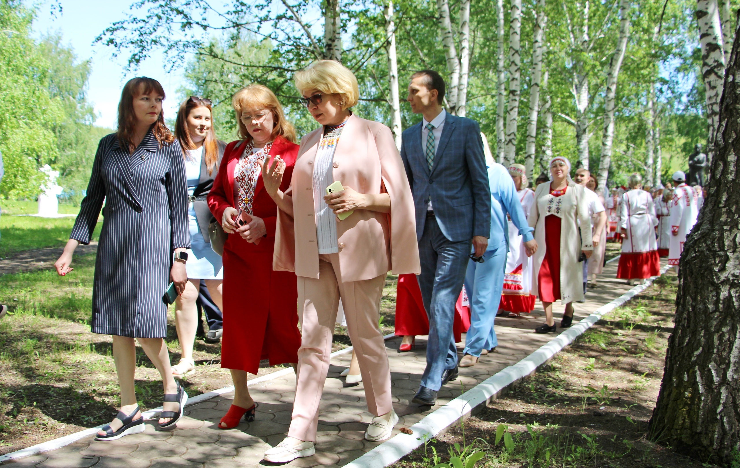 «Кĕçтенттин шурă кăвакарчăн пулса таврăнчĕ-тĕр»