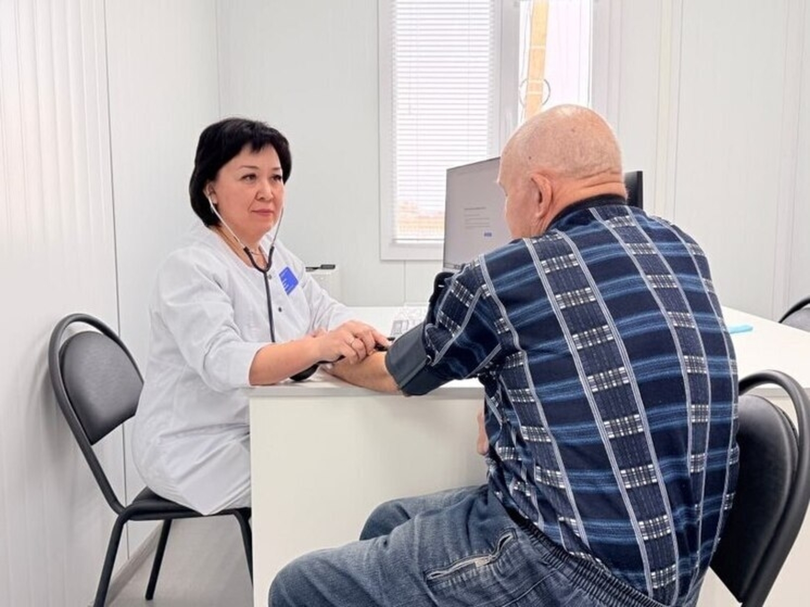 Ишимбай районĕнче çĕнĕ тухтăр амбулаторийĕ уçăлнă