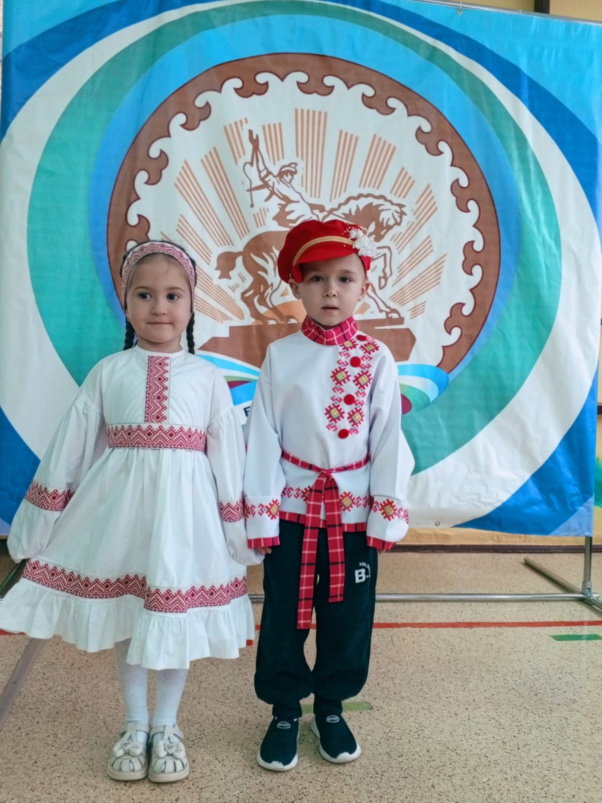 Шăпăрлансем илемлĕ вулав урлă  тăван тăрăха юратма хăнăхаççĕ