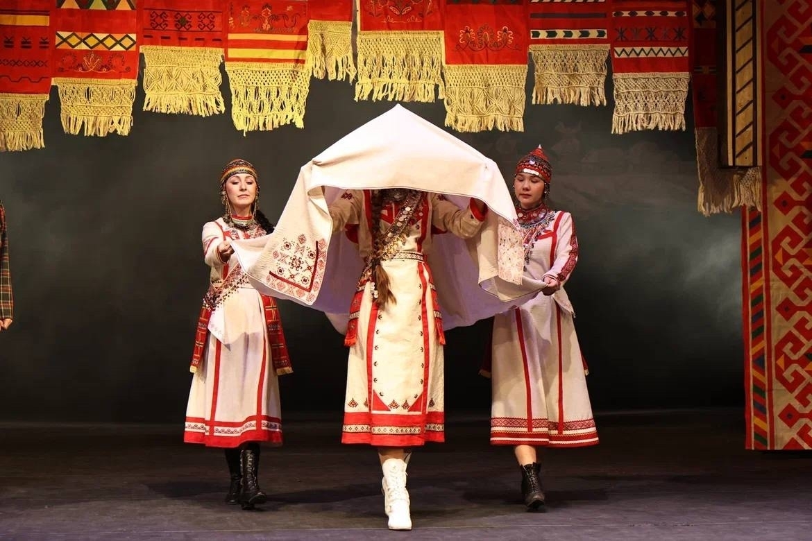 «Нарспи» çĕнĕрен сцена çине тухнă