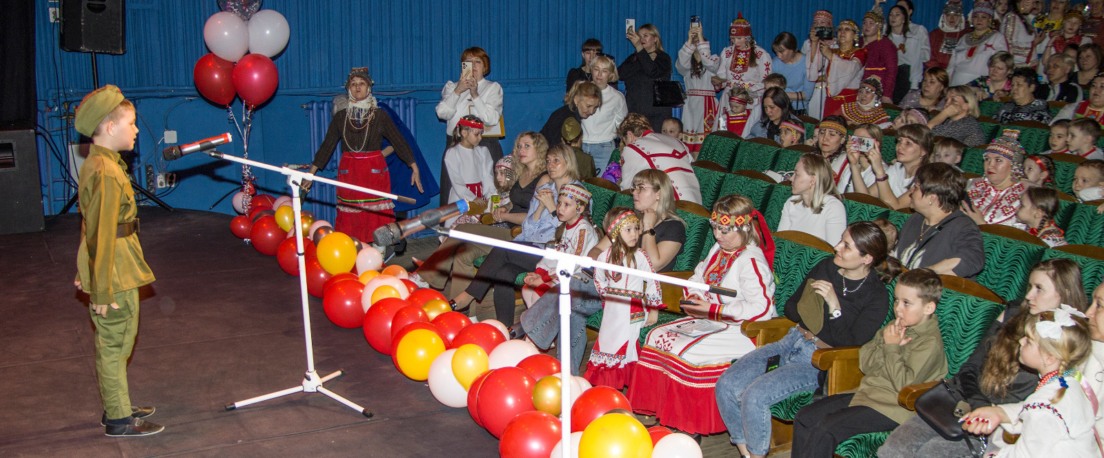 «Ачалăх тĕнчи» анлă та илемпе тулли пултăр