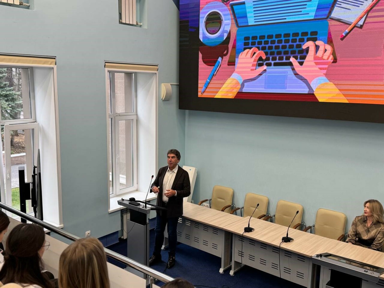 В Уфе с лекциями выступил президент Международного общества урологов