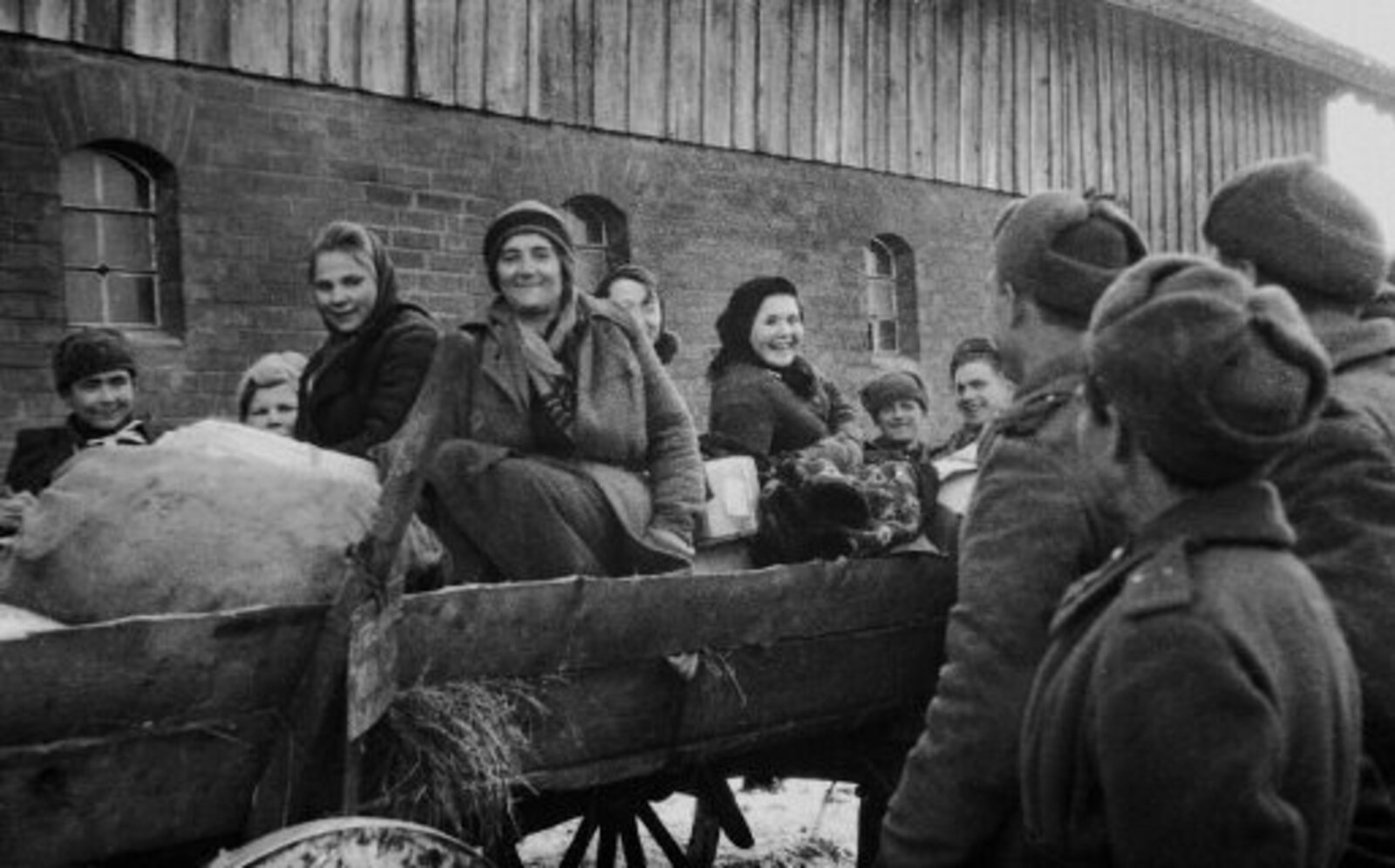 Çĕнĕ çĕре  çĕнĕ ĕмĕтсемпе куçнă