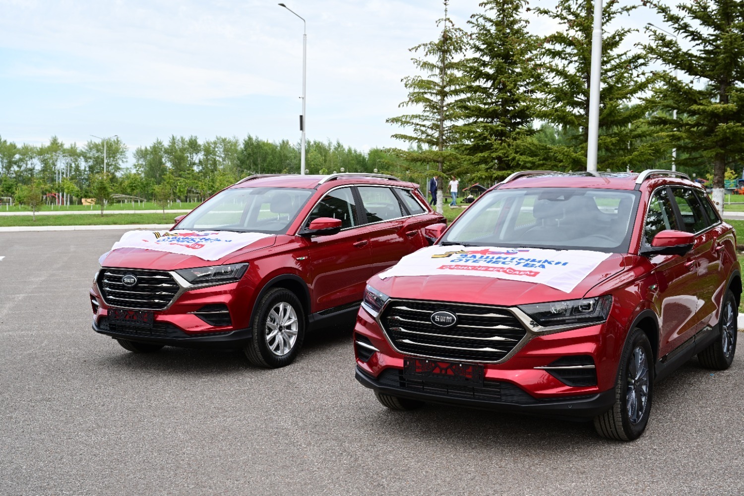 Пушкăртстан Пуçлăхĕ ятарлă çар операцин ветеранĕсене автомобиль уççисене панă