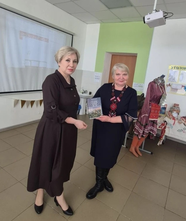 Конкурса хутшăннисем Яков Ухсай сăввисене вуларĕç